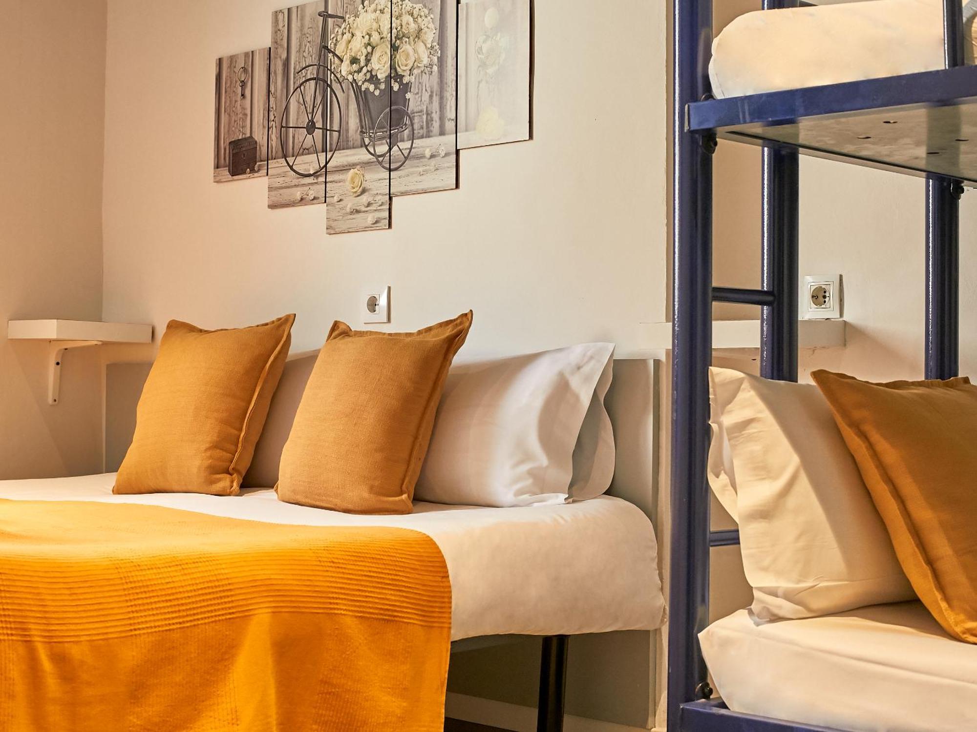 Sun & Moon Hostel — Photos 1